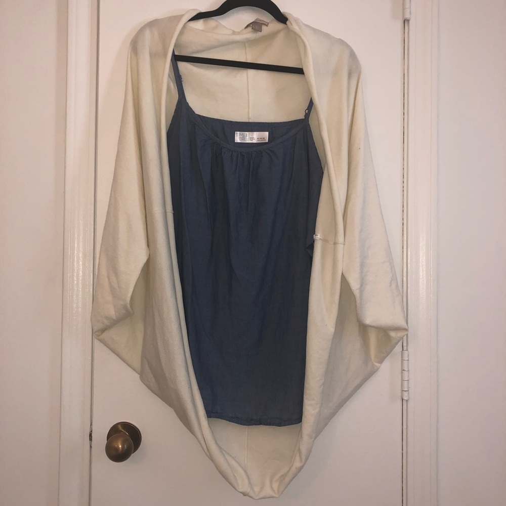 Whitish cream sweater cardigan